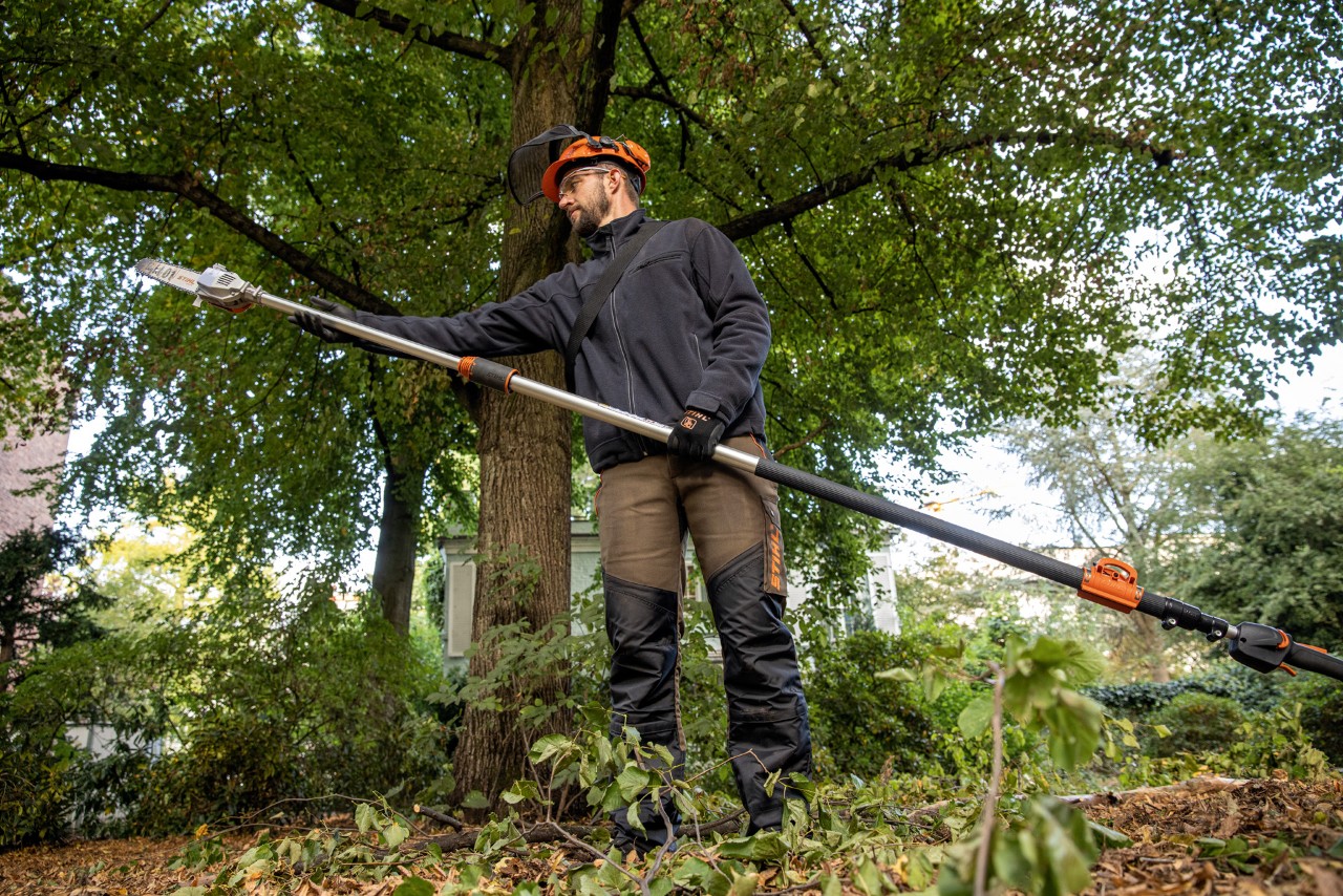 STIHl HTA 135 en action