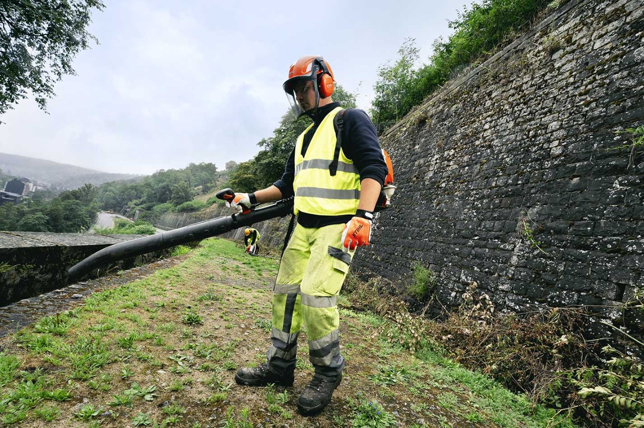 Utilisation d'un souffleur à la Citadelle de Namur