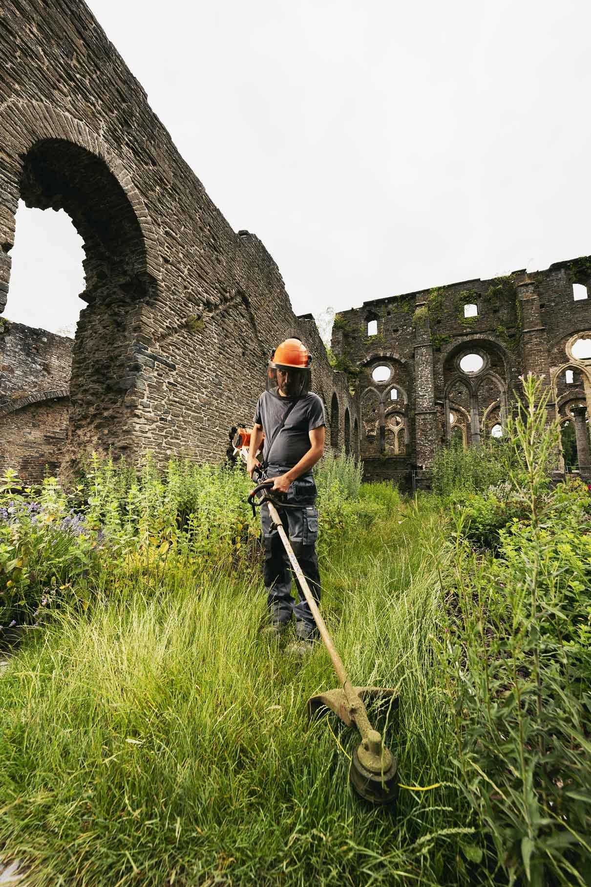 L’entretien des jardins de l’Abbaye de Villers
