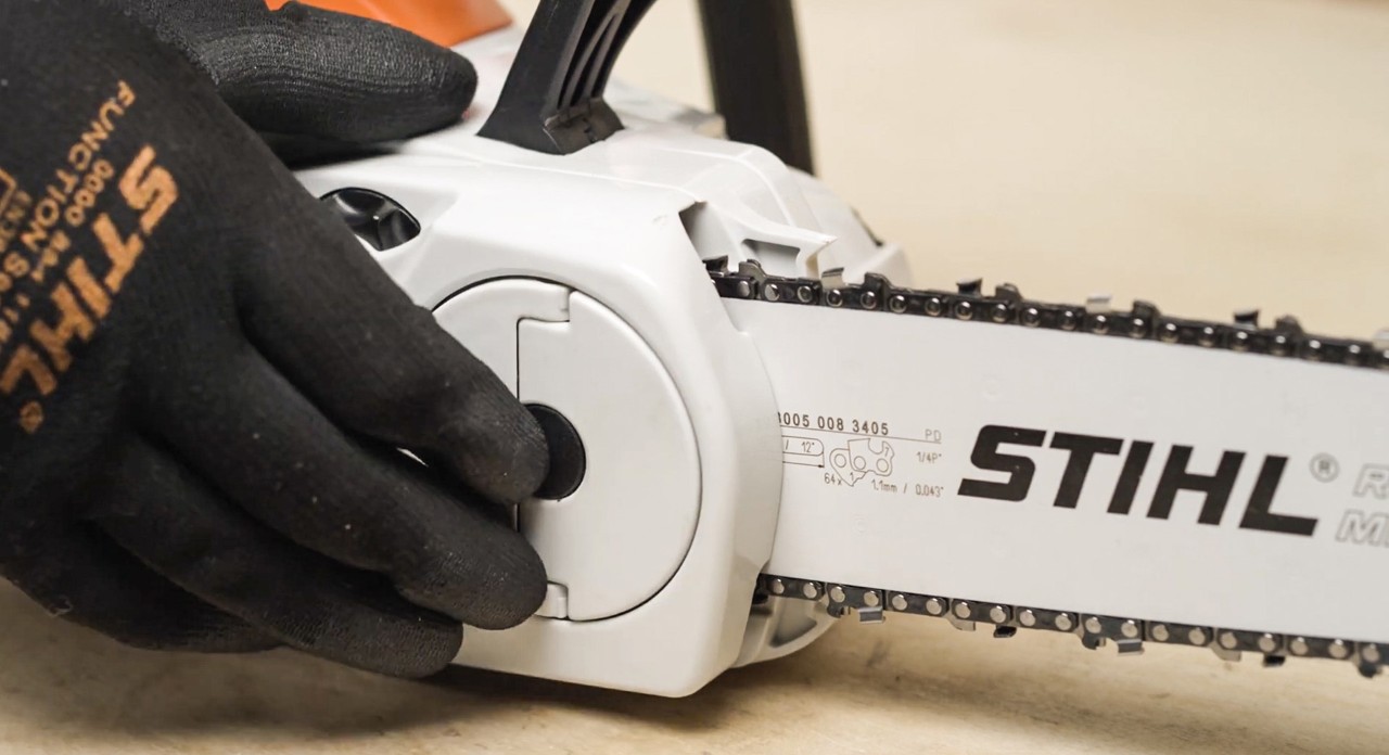 Écrou à ailette d’une tronçonneuse sur batterie STIHL MSA 120