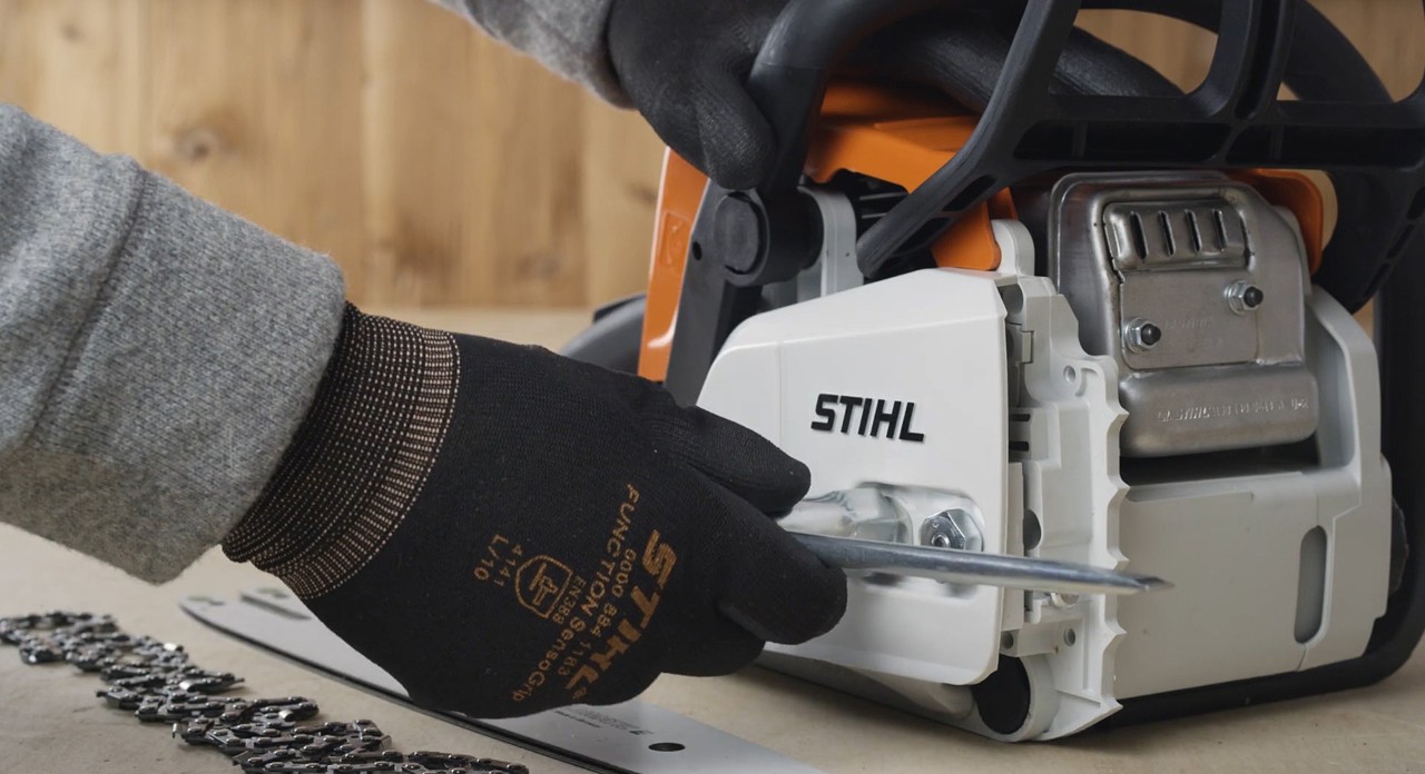 Couvercle de pignon d’une tronçonneuse STIHL MS 170