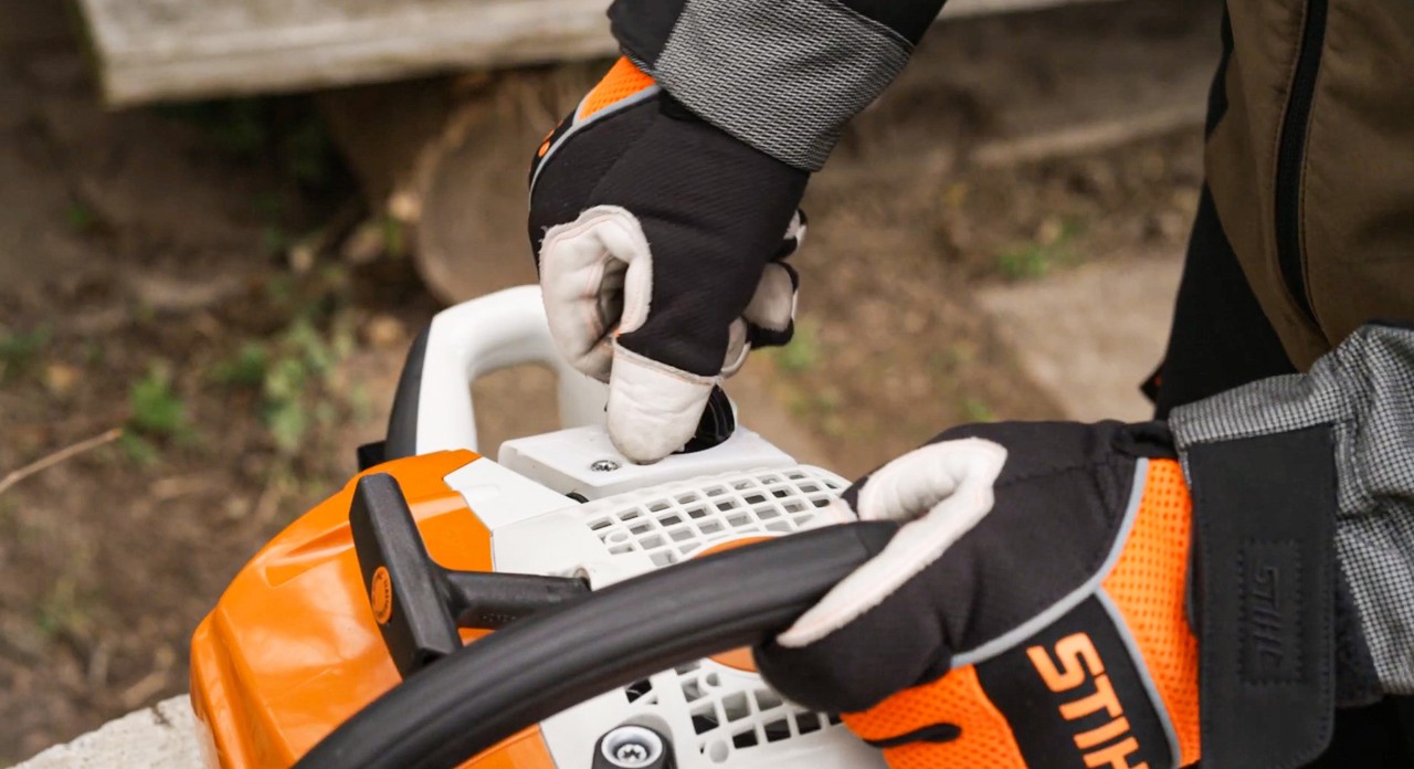 Bouchon de réservoir d’une tronçonneuse STIHL MS 251