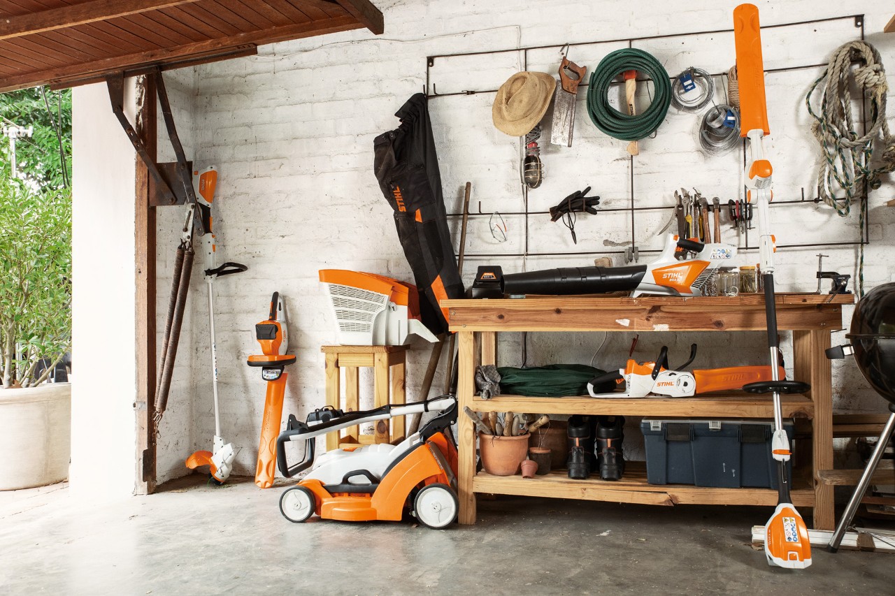 Débroussailleuse à batterie STIHL FSA&nbsp;56, taille-haies à batterie HSA&nbsp;56 et HLA&nbsp;56 et tondeuse à batterie RMA&nbsp;339