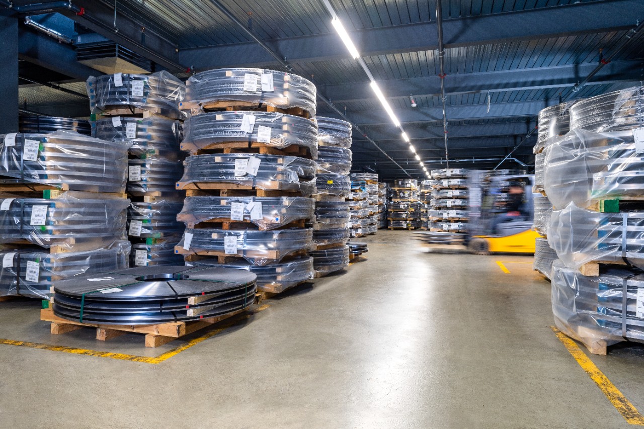 Acier spécial laminé sur des palettes