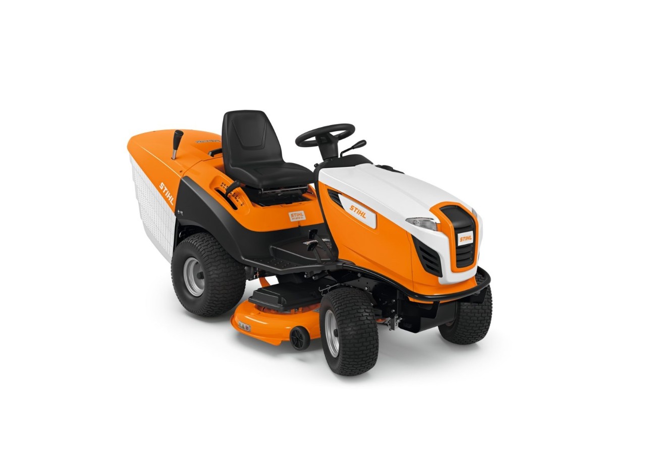 Tondeuse autotractée STIHL RT 6112 ZL sur fond blanc