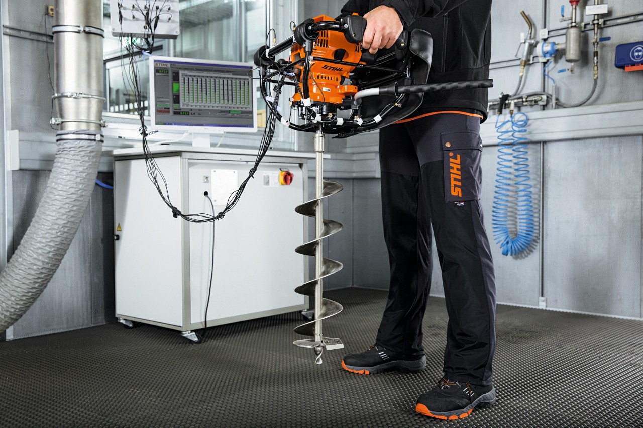 Appareil STIHL soumis à des tests d’exposition aux vibrations
