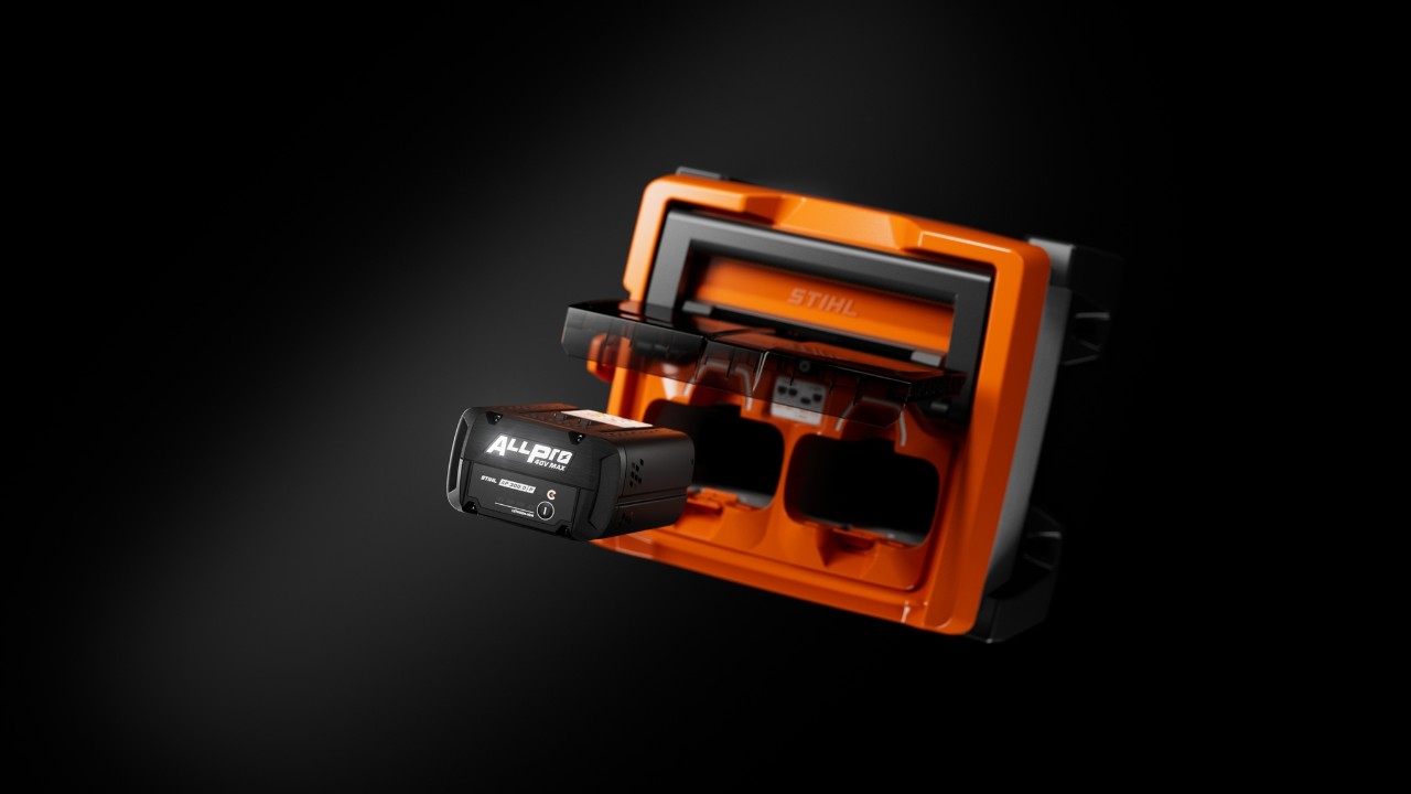 Chargeur rapide STIHL ALLPRO AL 1802 MO avec une batterie ALLPRO AP 300.0 P(C) insérée et partiellement retirée.